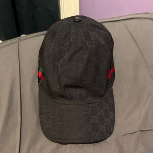 Gucci Black Cap with Red and Green Stripes